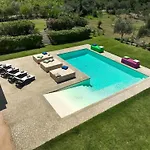 Hotiday Elite Aparthotel 3*