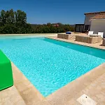 Hotiday Elite شقة فندقية 3*